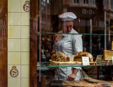 Why is it vital to have an energy-efficient bakery